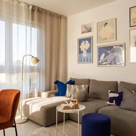 Malmoe Family By Vaya *